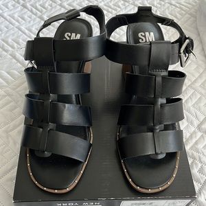 NWT SM New York Daisy Sandals